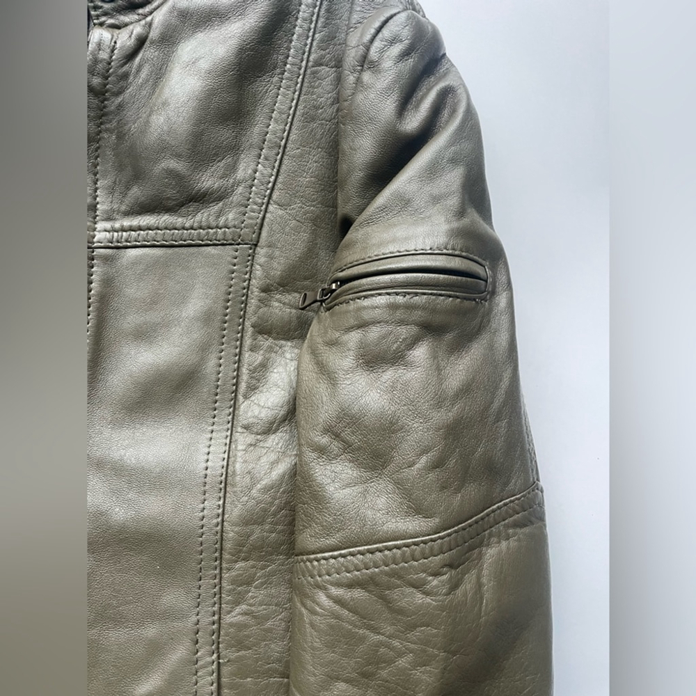 Rossodisera Italian Leather Moto Jacket – Size M
Green - Picture 5 of 10